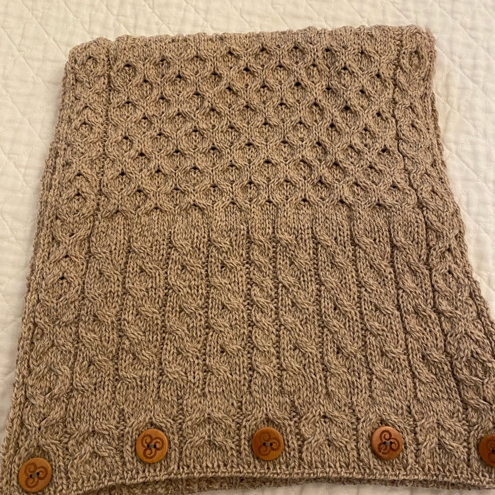 ARAN Woolen Mills. 100% merino wool scarf from Ireland.